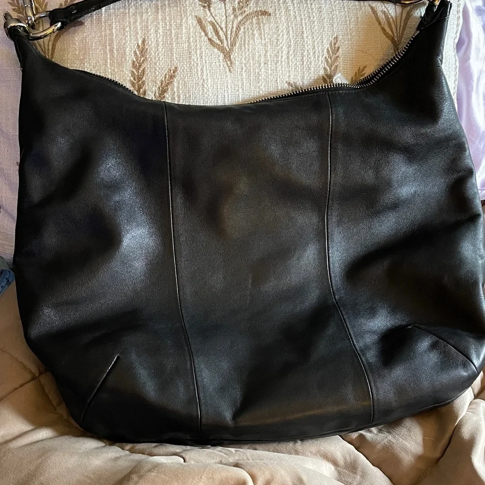 Coach Black Leather Shoulder Bag NoL1260-F22309